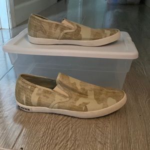 SeaVees slip on sneakers, camo print, size 7.50,  like new